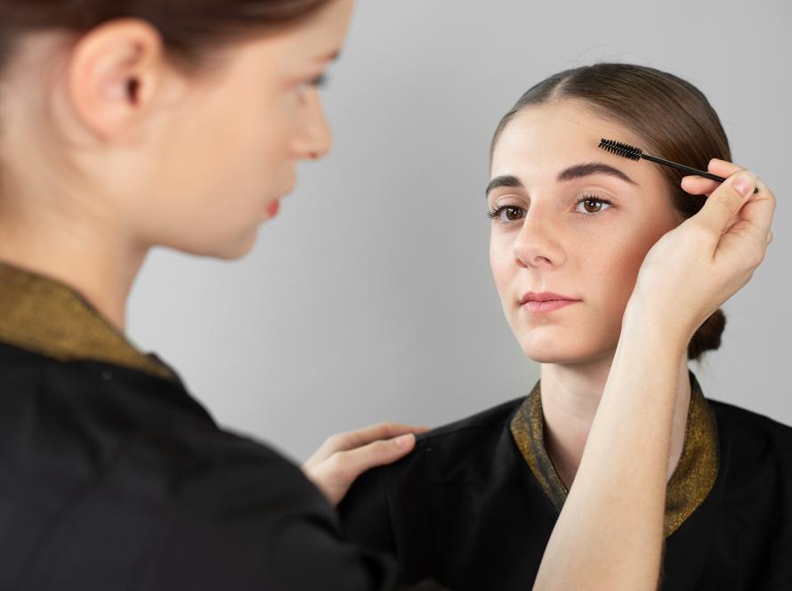 Préparez votre BP Esthétique à BESTH Académie, Albi ! Perfectionnez vos compétences en soins, épilation et management pour devenir un(e) expert(e) reconnu(e) du secteur.